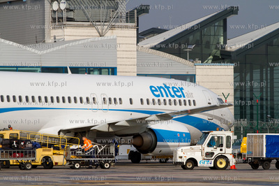 Port Lotniczy Gdansk im. Lecha Walesy. Nz. Boeing 737...