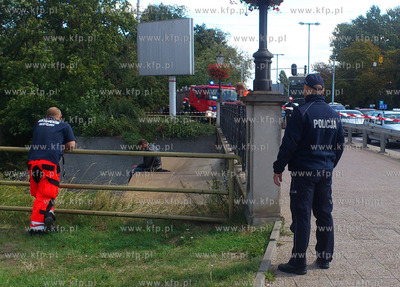 Niedoszly samobojca na wiadukcie kolejowym przy Hucisku....