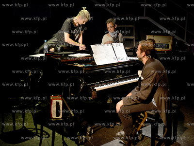 Proba przedtawienie Milosc ci wszytko wybaczy w Teatrze...