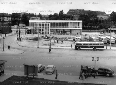 Budowa domu meblowego przy ulicy Waly Jagiellonskie...