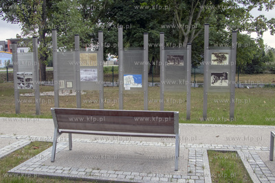 Obelisk ku czci zmarłych i zamordowanych więźniarek...