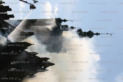 Pozar zabytkowego kosciola sw Katarzyny w Gdansku.
Nz....