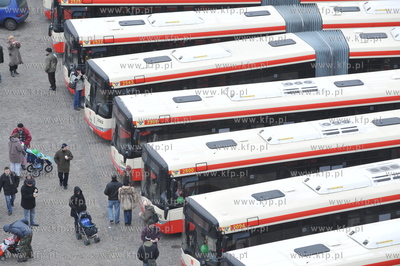 Targ Weglowy w Gdansku - prezentacja nowych autobusow...