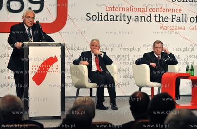 Obchody 20. rocznicy odzyskania wolnosci i upadku komunizmu....