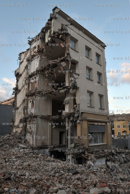 Wyburzanie dawnego Domu Towarowego PDT a obecnie Galerii...