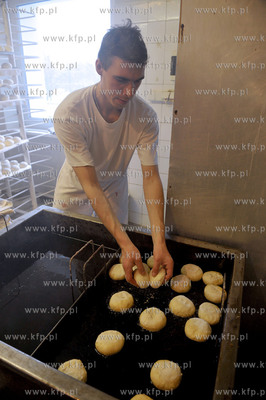 Tlusty czwartek w Cukierni Muszelka w Gdansku na ul....