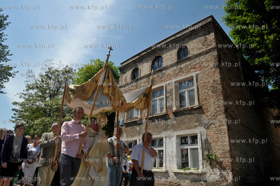 Uroczystosci i procesja Bozego Ciala w parafii sw....