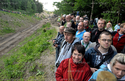 Wyburzanie Mostku Weisera Dawidka na gdanskiej Strzyzy....