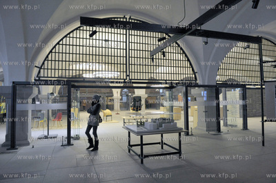 Otwarcie dla zwiedzajach wystawy "Metafora i rzeczywistosc...