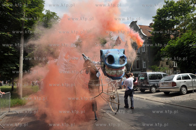 Gdansk Wrzeszcz, swieto ul. Jaskowa Dolina. Teatr Znak....