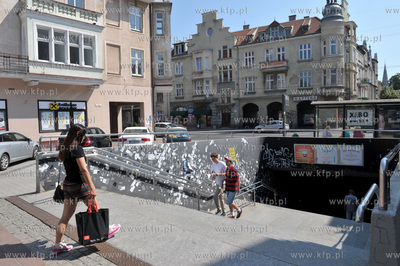 Sopot. Aleja Niepodległości. Wejście do przejścia...