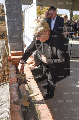 Uroczyste wmurowanie aktu erekcyjnego pod nowy budynek...