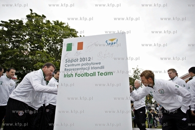 Ceremonia powitania drużyny Irlandii na Placu Przyjaciol...
