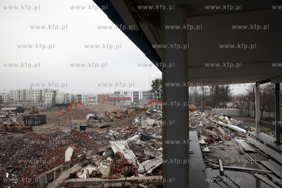 Wyburzanie hal wystawienniczych Miedzynarodowych Targow...