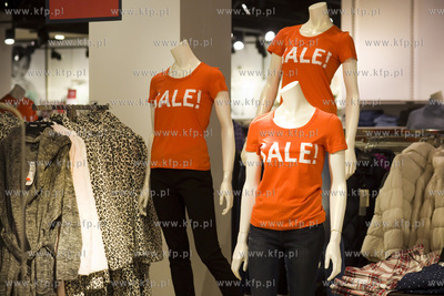 Wyprzedaże w Centrum Handlowym Manhattan w Gdańsku...