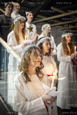 Forum Gdańsk. Pochód św. Łucji patronki światła...