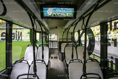 Stadion w Gdańsku Letnicy. Prezentacja autobusu napędzanego...