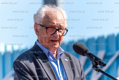 Gdańsk. Plac Solidarności. Symboliczne otwarcie bramy...