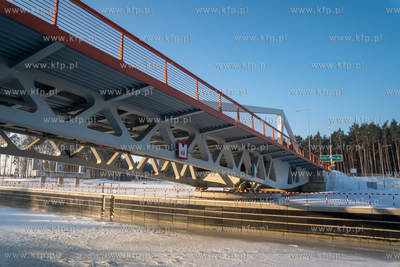 Zima na Mierzei Wiślanej. Zamarznięty Kanał przez...