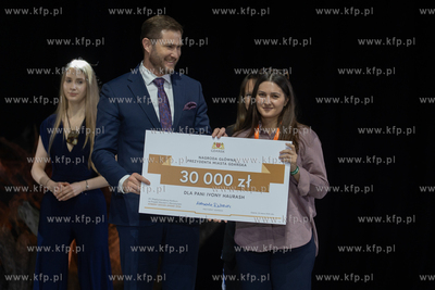 Pokaz mody i bursztynu AMBER Vibes podczas międzynarodowych...