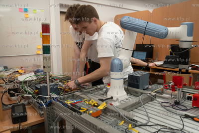 Zespół Szkół Łączności. Trzecie Ogólnopolskie...