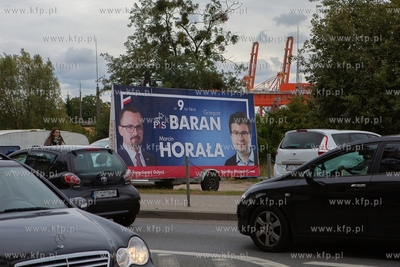Gdynia, . Billboard - przyczepa z plakatem wyborczym...