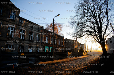 Gdansk. Remont drog i domow w gdanskiej dzielnicy Letnica,...