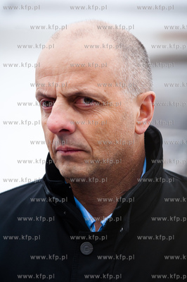 Stocznia Gdanska. Tydzien po pozarze hali produkcyjnej...