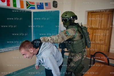 Gdansk. Gimnazjum nr 29 na Suchaninie. Pokazy Gdanskiej...