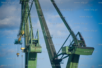 Stocznia Gdanska. Przekazanie wylaczonego z uzytku...