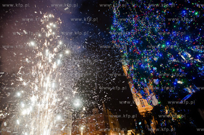 Gdansk. Dlugi Targ. Uroczyste zapalenie swiatelek na...