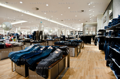 Gdynia. CH Riviera. Otwarcie salonu multibrandu Van...