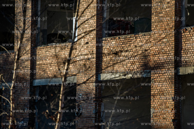 Gdansk. Tereny bylej Stoczni Gdansk. Wyburzenie budynku...