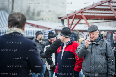 Gdansk. Targowisko - Rynek Elblaska. Spotkanie kandydata...