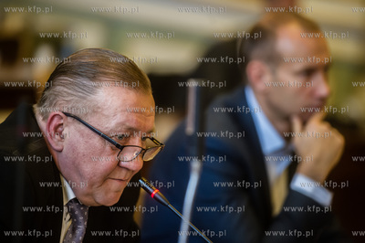 Gdansk. Nowy Ratusz. XXXII Sesja Rady Miasta Gdanska....