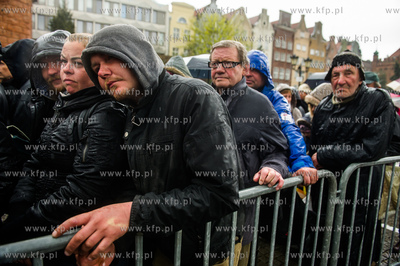 Gdańsk. Targ Węglowy. Sniadanie wielkanocne dla samotnych...