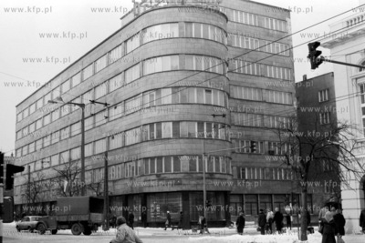 Siedziba Polskich Linii Oceanicznych przy ulicy 10...