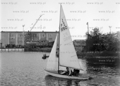 Rejs żaglówką po akwenie portu.
10.1969
0002270z_pazdziernik1969
Fot....