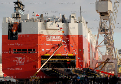 TAIPAN - RO-RO samochodowiec wybudowany w Stoczni Gdynia...