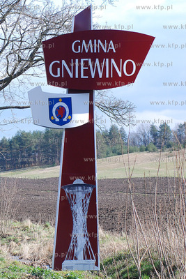 Powiat wejherowski. Nz. Tzw witacze na granicy gmin...