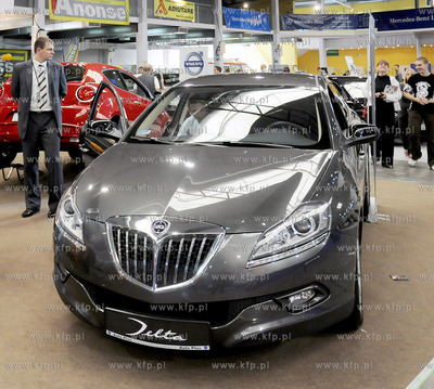 Trojmiejskie Targi Motoryzacyjne w hali wystawienniczej...