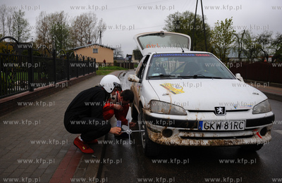 Linia. Odcinek specjalny  6-go Rajdu Lotos Baltic Cup.
15.05.2010
fot....