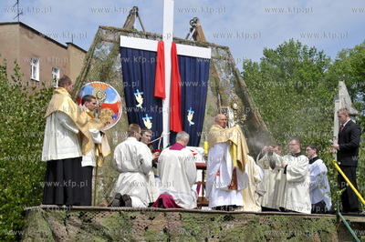 Procesja Bozego Ciala przeszla ulicami Pelplina.  03.06.2010...