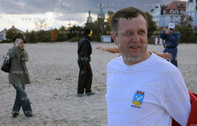 Sopot. Inauguracja sezonu sopockich Morsow, w ktorej...