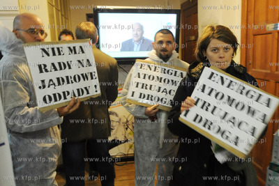 "Atomowy Autobus - Mobilne Laboratorium" projekt realizowany...