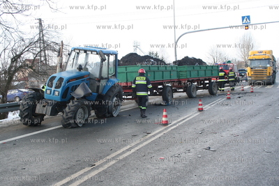 Na krajowej "siodemce" w miejscowosci Solnica niedaleko...