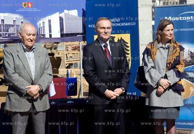 Uroczystosc podpisania i wmurowania aktu erekcyjnego...