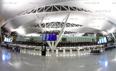 Port Lotniczy Gdansk im. Lecha Walesy. Nz. Wnetrze...