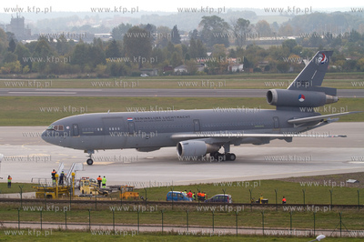 Port Lotniczy Gdansk. Nz. McDonnell Douglas KDC10 Krolewskich...