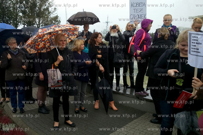 Ogólnopolski strajk kobiet w Gdyni na Skwerze Kościuszki....